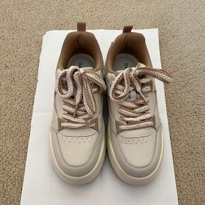 Women's Fashion Sneakers 8.5